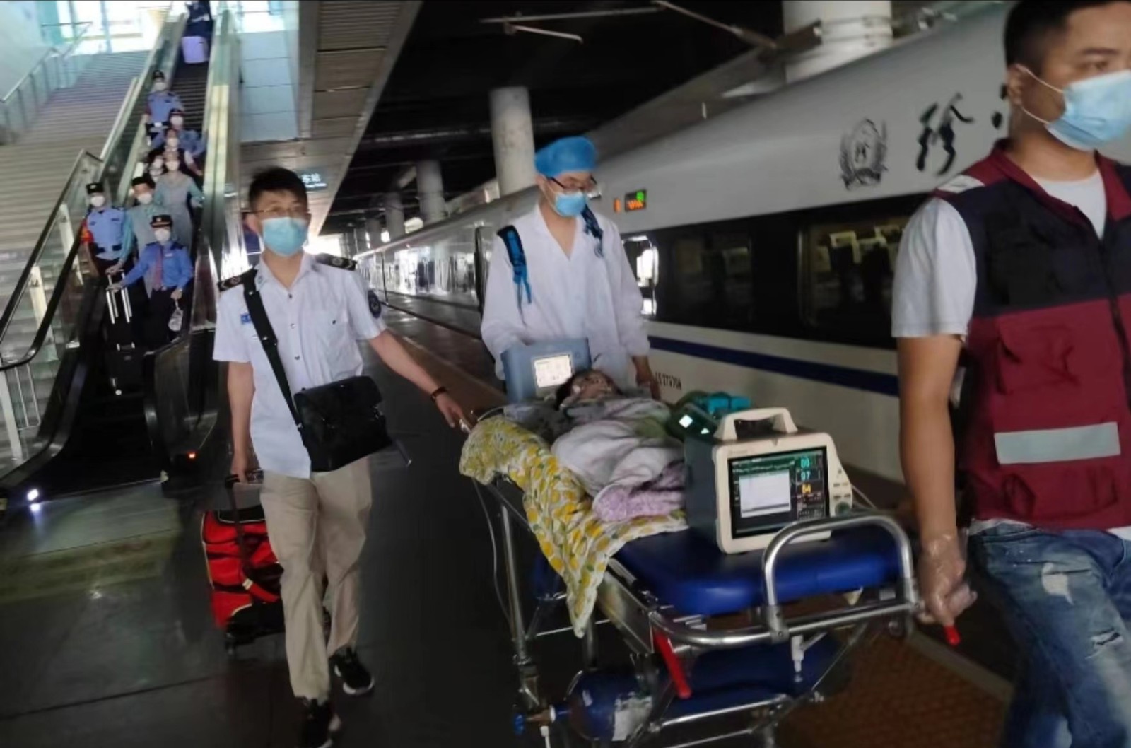 哈巴河县高铁转运公司